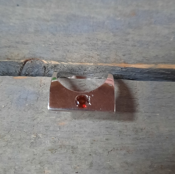 Artisan Crafted Sterling Silver Abstract Garnet Ring - Picture 10 of 15